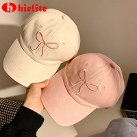 Cappello da papà non strutturato di tendenza con fibbia in metallo e patch personalizzata per boutique, negozi al dettaglio e negozi di articoli da regalo