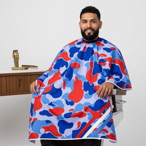 Capa de Peluquería Impermeable con Estampado de Camuflaje Rojo, Blanco y Azul para Profesionales de la Peluquería - Product Image 3