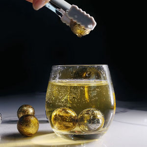 Coffret cadeau Boîte en PP 4 pièces Vin Réutilisable 304 Acier inoxydable Glaçons ronds Football Soccer Whisky Pierres de refroidissement - Product Image 6