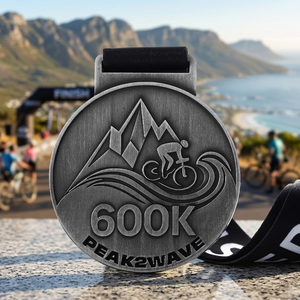 Médailles personnalisées avec logo en métal gravé, plaqué argent antique, estampées à la presse, médaille sportive commémorative de cyclisme 600k pour VTT - Product Image 2