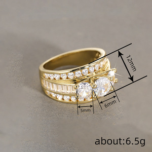 Anello Geometrico a Tre File con Quattro Punte per Donne, Gioiello Elegante e di Lusso alla Moda - Product Image 4