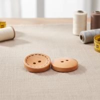 Boutons ronds en bois cousus à la main, attaches plates naturelles à 4 trous pour chemises et cardigans pour hommes