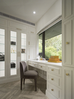 Dressing de Luxe avec Coiffeuse, Système de Rangement Personnalisé et Meuble de Toilette pour Chambre Parentale