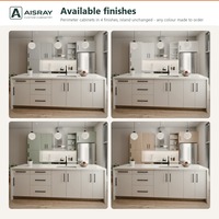 Meuble de cuisine minimaliste en PVC avec îlot, portes en panneaux gris tourterelle, boîtes en MDF, poignées bar et dimensions d'unités personnalisées