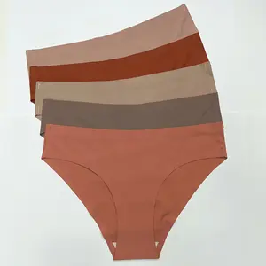 Ropa interior sexy Europea americana Camisetas sin costuras para mujer Tanga de cintura baja de seda helada