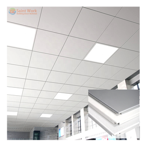 Matériau décoratif intérieur Faux <span class=keywords><strong>plafond</strong></span> <span class=keywords><strong>suspendu</strong></span> en aluminium 600*600 <span class=keywords><strong>Plaques</strong></span> de <span class=keywords><strong>plafond</strong></span> Tuile de <span class=keywords><strong>plafond</strong></span> en métal plat perforé - Product Image 1