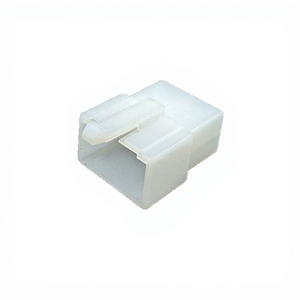 Conector Automotriz Macho <span class=keywords><strong>de</strong></span> 4 Pines PA66 Blanco para Cableado Eléctrico 70413-6.3-11 para Autos y Motores - Product Image 1