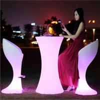 Table de bar LED ronde moderne d'extérieur en gros, avec lumières changeantes – Écologique, idéale pour les hôtels et les fêtes d'anniversaire – Offre spéciale