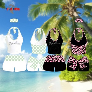 Completo da Club Y2K con Logo Personalizzato, Top Halter con Stampa Mucca e Pantaloncini Pieghevoli con Fascia per Capelli, Set Due Pezzi Estivo con Stampa Leopardata - Product Image 2