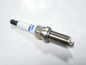 686S0032 para MITSUBISHI Ivan Zoneko precios al por mayor piezas de motor 1885510061 bujía Solaris para sistema de encendido <span class=keywords><strong>Kia</strong></span> Rio - Product Image 3