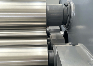 Longue durée de vie 4 rouleaux cintreuse de tôle de fer CNC machine à cintrer/machine à rouler par fournisseur professionnel au meilleur prix - Product Image 2