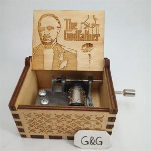 Carillon in Legno Personalizzato a Manovella con Tema Il Padrino per Ragazzi - Product Image 5