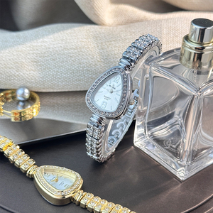 Reloj <span class=keywords><strong>de</strong></span> <span class=keywords><strong>Mujer</strong></span> Creativo Triangular Dorado, Elegante Reloj <span class=keywords><strong>de</strong></span> Cuarzo para Dama - Product Image 4