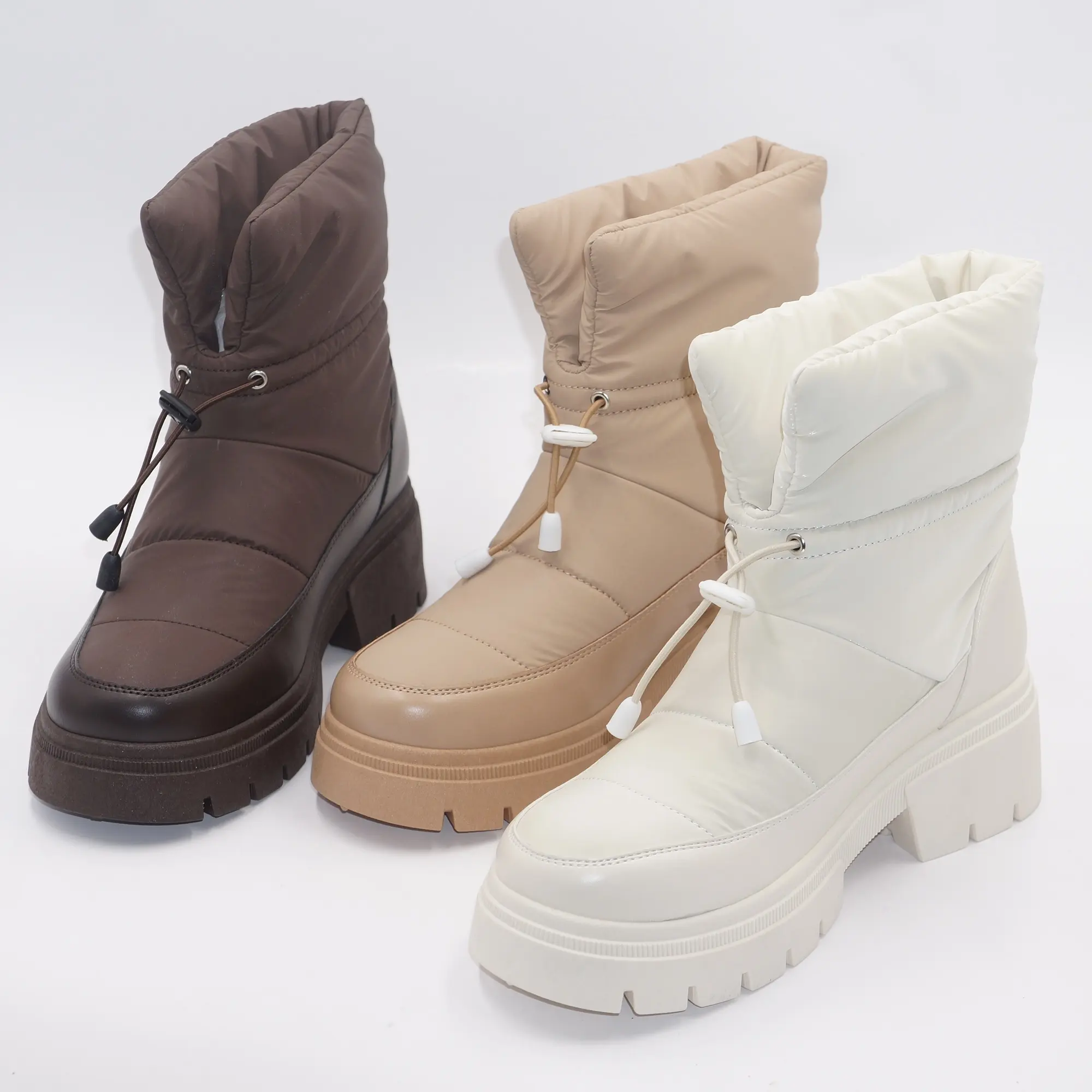 حذاء بوت نسائي كلاسيكي بفتحة كاحل دافئة للشتاء ذو شعار مخصص من مصنع ونتشو وهو الأعلى مبيعًا لعام 2024