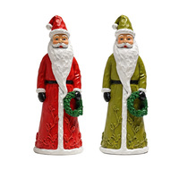 Ornamen Resin Santa Claus Natal Merah dan Hijau Desain Memegang Karangan Bunga Dekorasi Rumah Mewah Ringan untuk Meja Kerja Kerajinan Dekorasi Rumah yang Meriah