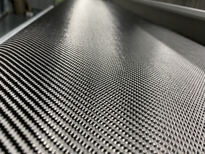 Divers tissus en <span class=keywords><strong>fibre</strong></span> de carbone hybrides préimprégnés (aramide, Kevlar, fil métallique) 1k, 3k, 6k, 12k, 24k, fabricant OEM ODM Chine - Product Image 3