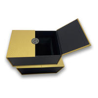 Boîte rigide magnétique à double porte de luxe personnalisée avec papier texturé spécial, logo en feuille d'or, emballage pour bouteilles de vin et de parfum