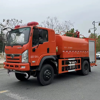 Camion benne de sauvetage diesel à double essieu, capacité de réservoir de 9 tonnes (5001-7000L), hauteur de travail de 55m, transmission 4x4, norme d'émission Euro 6, boîte manuelle