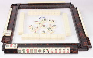Juego de Mahjong Americano de Lujo Moderno de 17.5 Pulgadas con Diseño de Caparazón de Tortuga, con Soporte y Empujador 2 en 1, Portátil, para 4 Jugadores - Product Image 3