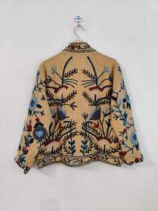 Veste bomber bohème classique en artisanat d'art, broderie à la main, velours, réversible, écologique, hiver, manches courtes pour femmes - Product Image 5