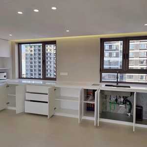 Gabinetes de Cocina Blancos Modernos de Alta Calidad, Diseño Elegante, Madera Sólida para la Cocina de Tus Sueños - Product Image 1