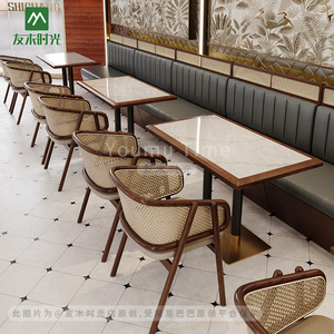 ชุดเฟอร์นิเจอร์ร้านอาหารหรูหรา โต๊ะและเก้าอี้ไม้เนื้อแข็ง พร้อมที่นั่งหวายสาน เหมาะสำหรับร้านกาแฟและร้านอาหารเชิงพาณิชย์ - Product Image 4
