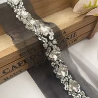 Ruban de dentelle brillant RYL avec grandes pierres carrées, perles, sequins dorés et strass, style Marché Saoudien et de Dubaï, pour la couture