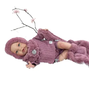 Alta qualidade artesanal espanhol Reborn boneca Chloe Premium corpo macio para brincar com as crianças com acessórios e peso extra