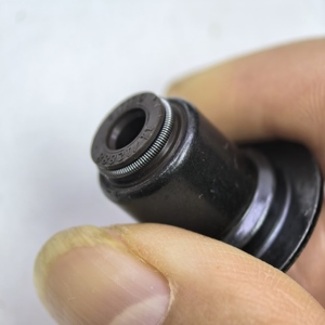 Junta de vástago de válvula de árbol de levas original para Peugeot <span class=keywords><strong>Citroen</strong></span> DS Mini 1,6 T mejora el motor 9806745880 1628922080 - Product Image 4