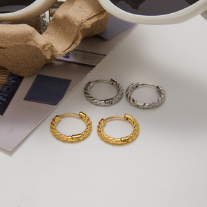Hoop Earrings 14K Gold Stainless Steel Hammered Classic Design Unisex Jewelry - Product Image 2