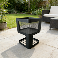 Brasero en fer robuste carré avec panneau en treillis et étagère de rangement en bois pour patio extérieur, jardin et camping