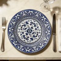 Assiettes de présentation rondes élégantes de 13 pouces en plastique style porcelaine bleue et blanche, en gros, pour événements