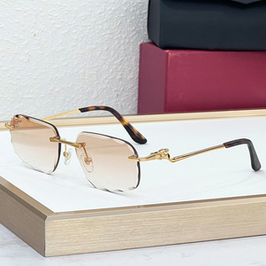 Gafas de Sol con Cruz Tallada a Mano, Lentes de Resina UV400, Gafas de Moda Unisex CT0120O - Product Image 3