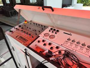 Machine à bordures automatique RWHM41 |   Cummins Power |   Vibration hydraulique |   Moule à démontage rapide - Product Image 4