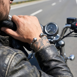 Bracelet en acier inoxydable pour homme, style gothique, motif tête de mort squelette, bijoux vintage, vente en gros - Product Image 5