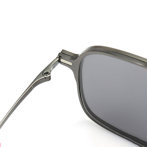 Vente en gros de lunettes de soleil polarisées à monture métallique personnalisées 2023, lunettes de soleil à double pont, lunettes de soleil rétro à clip magnétique pour hommes - Product Image 4