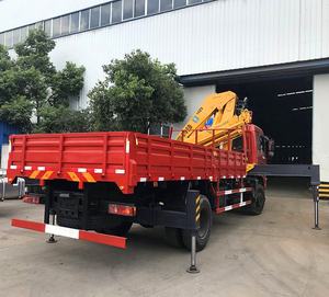 Grúa Articulada Hidráulica de 10 Toneladas Montada en Camión - Product Image 5