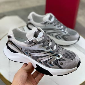 2025 nouveau V marque de luxe en cuir véritable à lacets chaussures de skate basses pour hommes et femmes mode tendance chaussures de sport à feuilles persistantes - Product Image 1