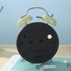 Reloj despertador luminoso de metal, silencioso, redondo, funciona con pilas, para dormitorio de estudiantes, regalo - Product Image 4