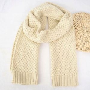 Écharpe longue tricotée unie chaude d'hiver pour femme – Vente en gros - Product Image 6