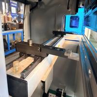 Prensa Plegadora Eléctrica de Doble Servo de Estilo Compacto de 20T1000mm con Tamaño Mínimo de 3T200mm para Doblar Láminas de Acero al Carbono de 2.4mm