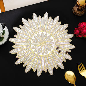 MOYAN Napperon <span class=keywords><strong>de</strong></span> vase bronzant en PVC imperméable à l'huile avec plumes, tapis lavable <span class=keywords><strong>de</strong></span> luxe avec sens avancé, vente à chaud transfrontalière - Product Image 6