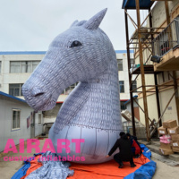 Deux ballons gonflables de tête de cheval de mascotte de nouvel an de style différent 2026, ballon gonflable de mascotte de tête d'animaux