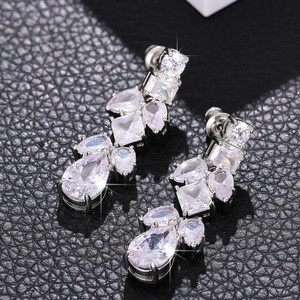 Orecchini in Cristallo Trasparente per Donne, Stile Ghiacciato, Eleganti Accessori per Abiti da Festa - Product Image 4