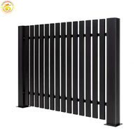 Système de fixation de panneaux solaires, structure de support de module photovoltaïque réglable et garde-corps de clôture à vis de terre personnalisable