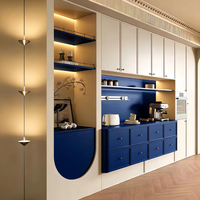 Buffet mural gain de place avec éclairage intégré, meuble console moderne pour la décoration de restaurants et de cafés