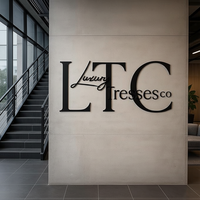 Enseigne personnalisée en acrylique 3D ultra-mince avec logo découpé au laser de précision, lettrage texturé artistique haut de gamme pour affichage en boutique