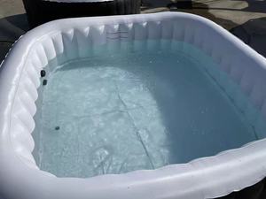 Bain à remous <span class=keywords><strong>SPA</strong></span> de forme carrée Bain à remous extérieur <span class=keywords><strong>SPA</strong></span> Vente chaude Bain à remous <span class=keywords><strong>gonflable</strong></span> <span class=keywords><strong>pour</strong></span> adultes 1-2 personnes - Product Image 5