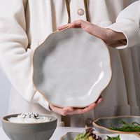 Assiettes creuses en grès de forme irrégulière de 8 pouces, assiettes de table domestiques, assiettes de service pour restaurant, assiettes à steak en céramique personnalisées OEM