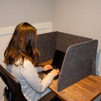 Panneau acoustique en feutre de haute qualité, panneau en tissu polyester, isolation phonique pour bureau, facile à installer/déposer